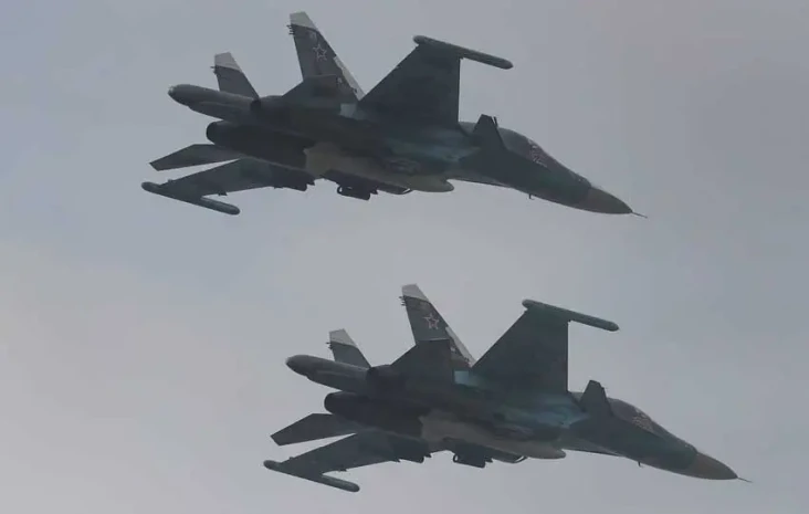 Pengebom Su-34 Rusia...