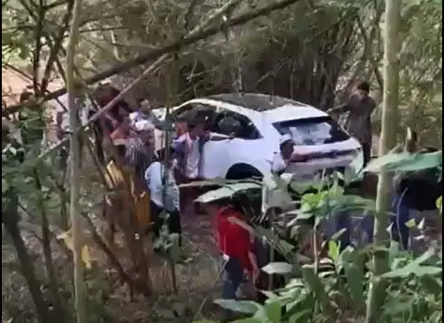 Diduga Pengemudi Ngantuk,...