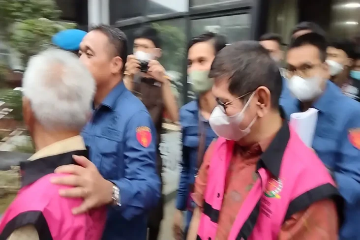 Kejagung Tetapkan 5...