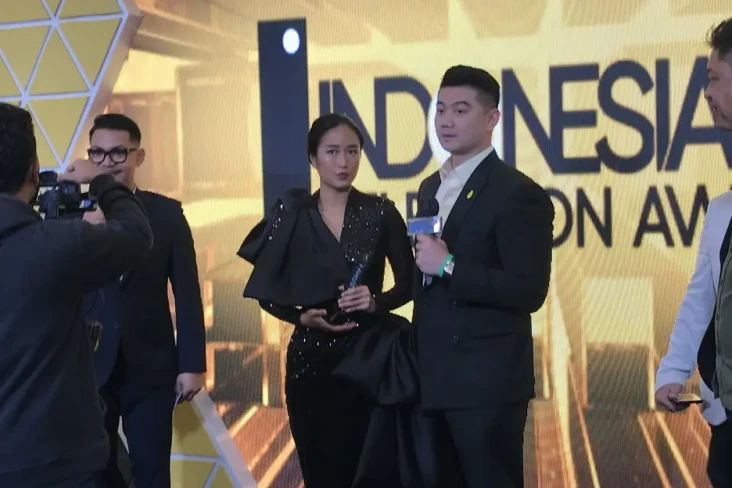 Raih Trofi ITA Awards...