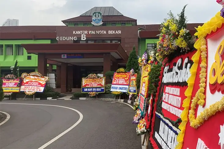 Anggaran Karangan Bunga...