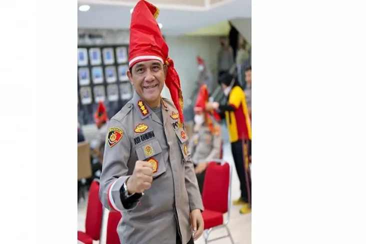 Dalam Sembilan Bulan,...