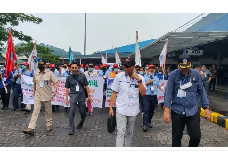 Tarif Angkutan Pelayaran...