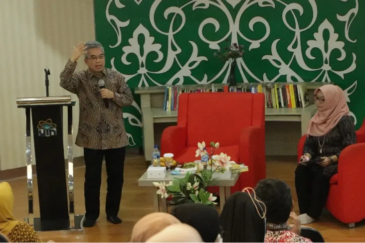 Kuliah Umum di PBSI...