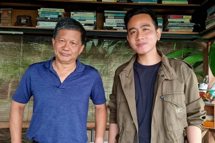 Gibran Temui Rocky Gerung,...