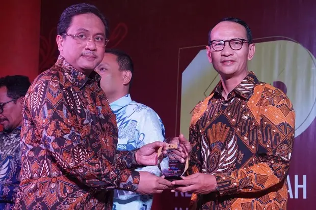Kembangkan Batik Sasambo,...