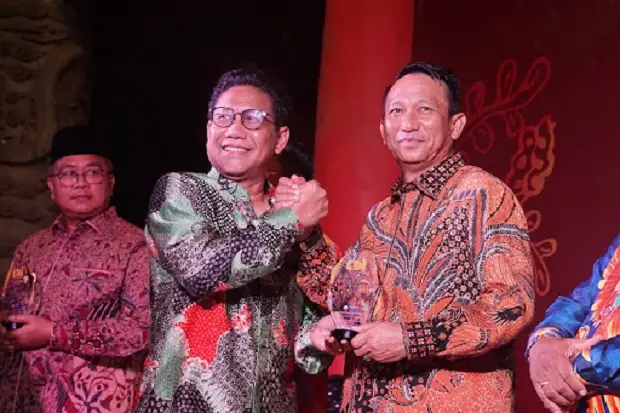 Tingkatkan Pelayanan...