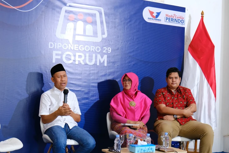 Pakar Komunikasi Politik...