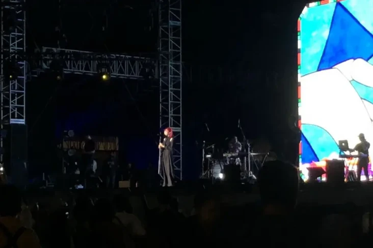 Isyana Sarasvati Puas...