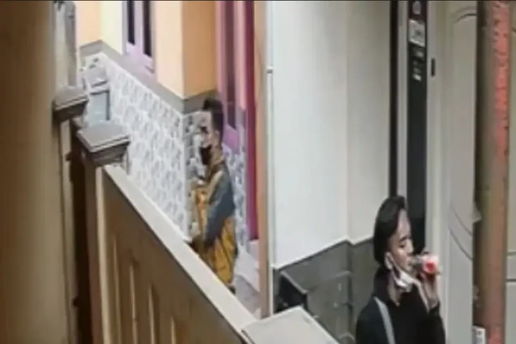 Maling Bobol Rumah di...