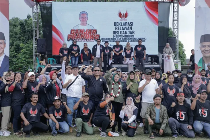 Ratusan Warga di Kabupaten...