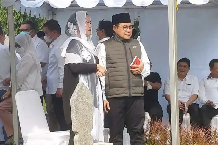 Saling Mendoakan, Sinyal...