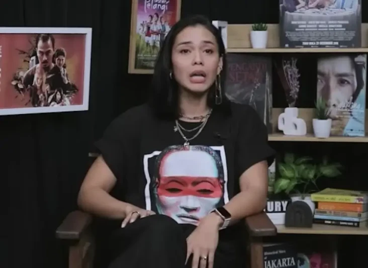 Adinia Wirasti Cerita...