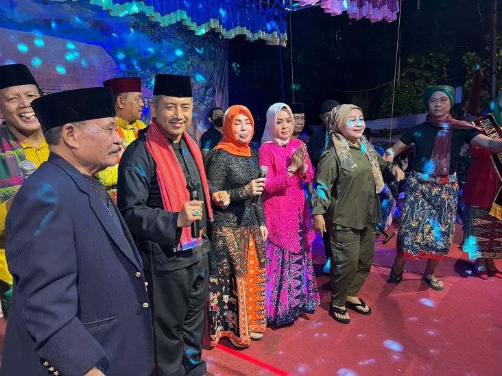 Hadirkan Lenong Betawi,...