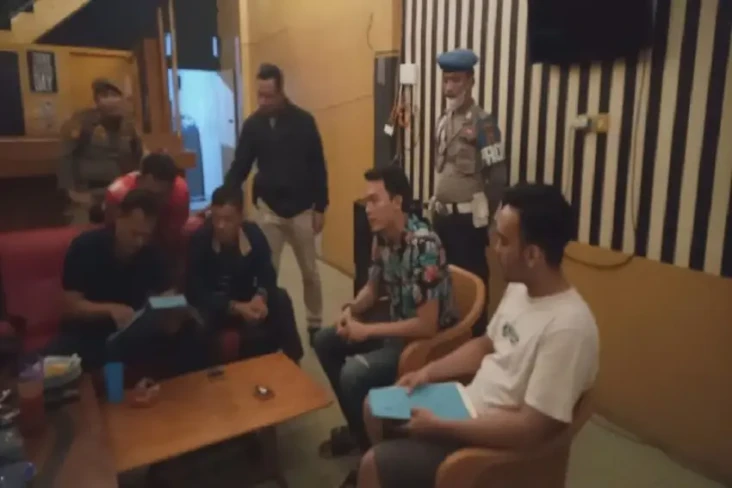 Tim Gabungan Obok-obok...