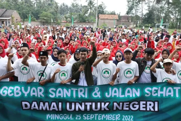 Aktif Rangkul Pesantren,...
