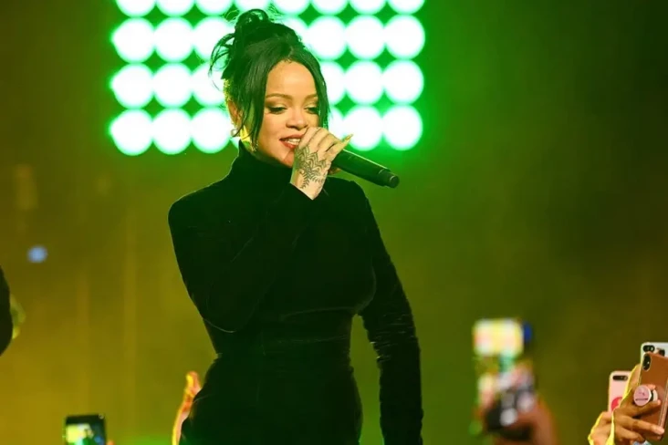 Rihanna Akan Tampil...