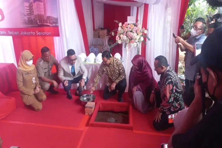 Pembangunan RS Khusus...