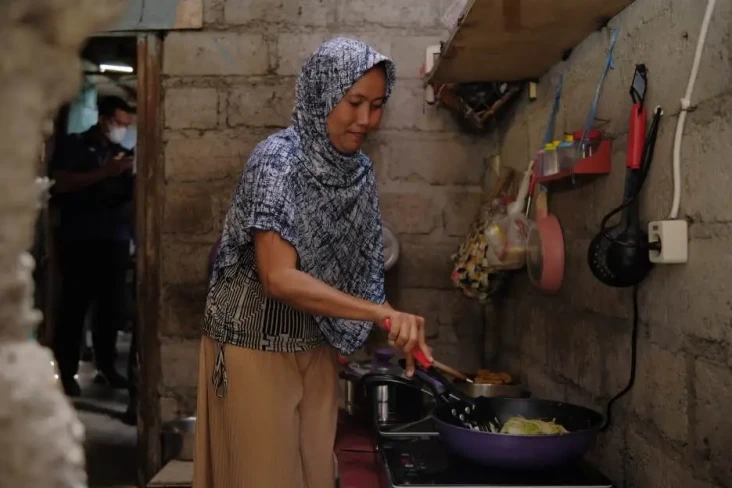 Laksanakan Arahan Pemerintah,...