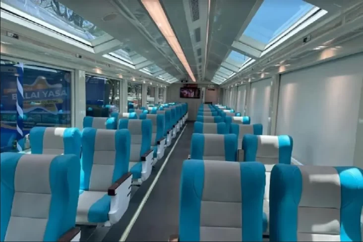 Kereta Api Panoramic...