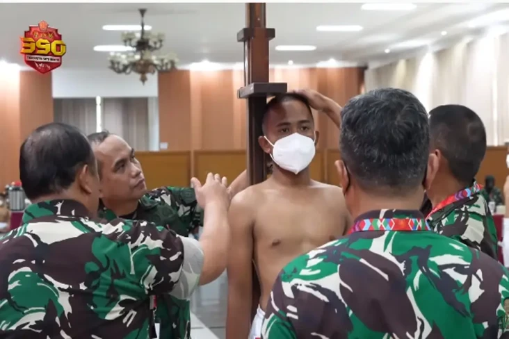 Panglima TNI Turunkan...