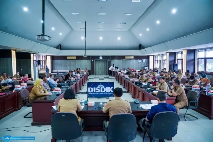 Gandeng Saber Pungli,...