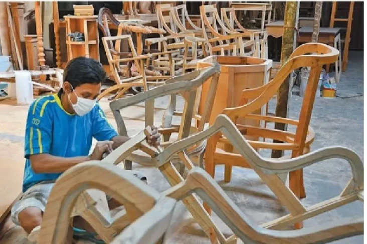Dorong Industri Furnitur...