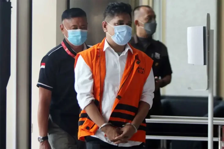 Turut Terima Suap Dana...