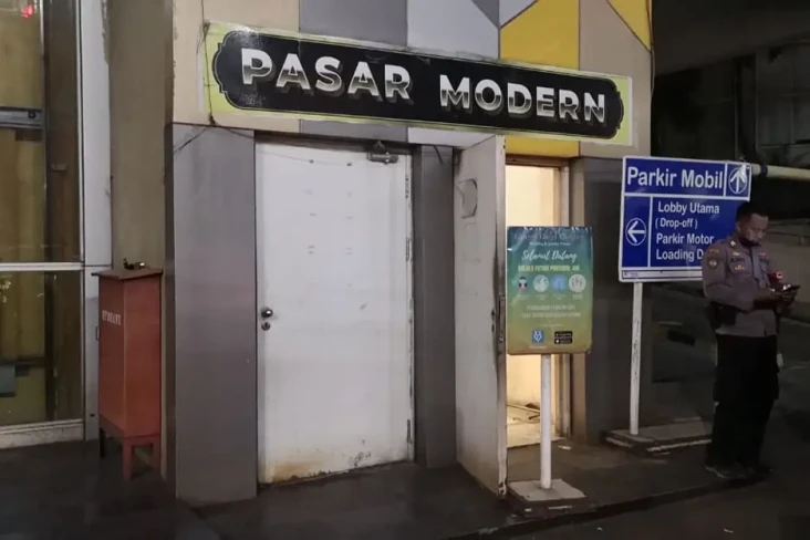 Toko Emas di Cikini...