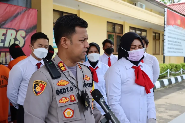 Pria Bejat Paksa Remaja...