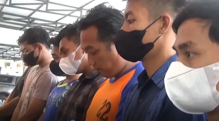 Pesilat Konvoi dan Serang...