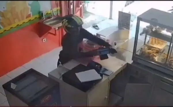 Pura-pura Beli Ayam...