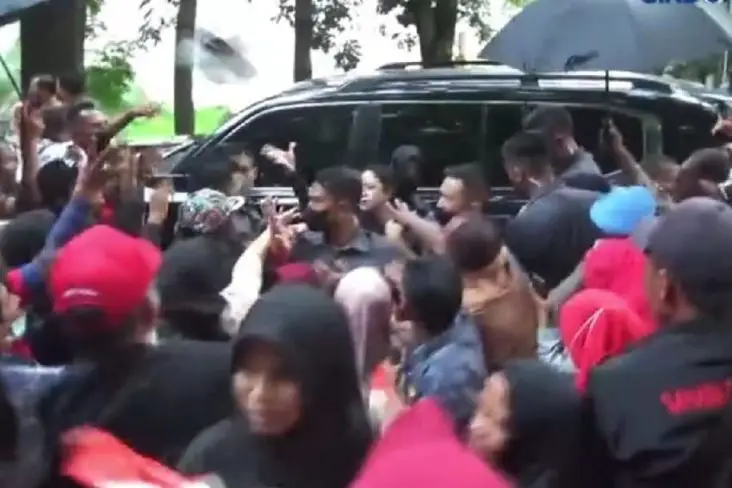 Viral Raut Wajah Cemberut...