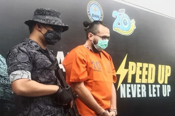 Terima Kado Ultah Berisi...