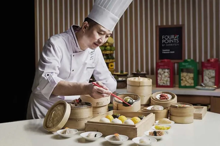 Menikmati Dim Sum Autentik...