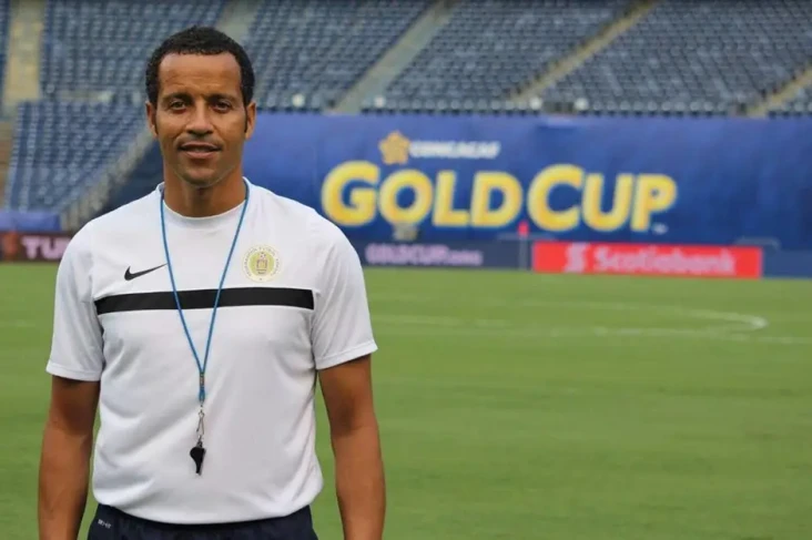 Pelatih Curacao Yakin...