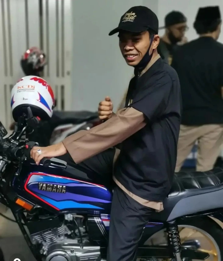 Cerita Lengkap Ustadz...
