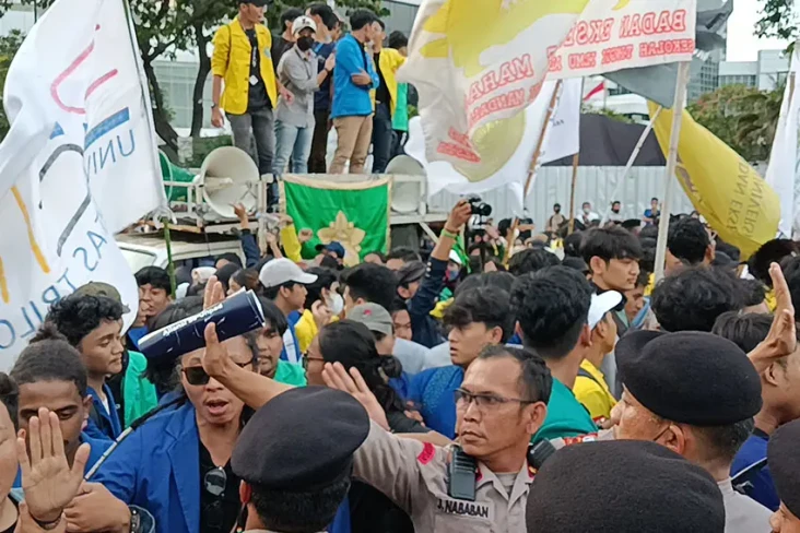 Demo BEM SI Kerakyatan...