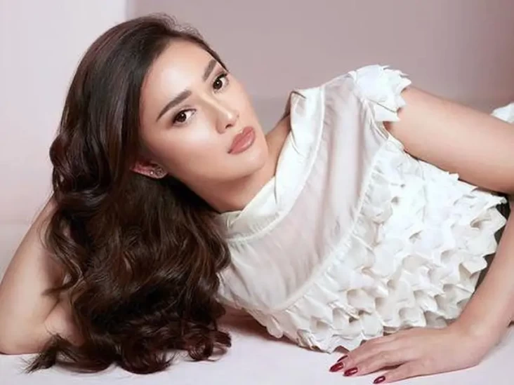 Profil Devina Kirana,...