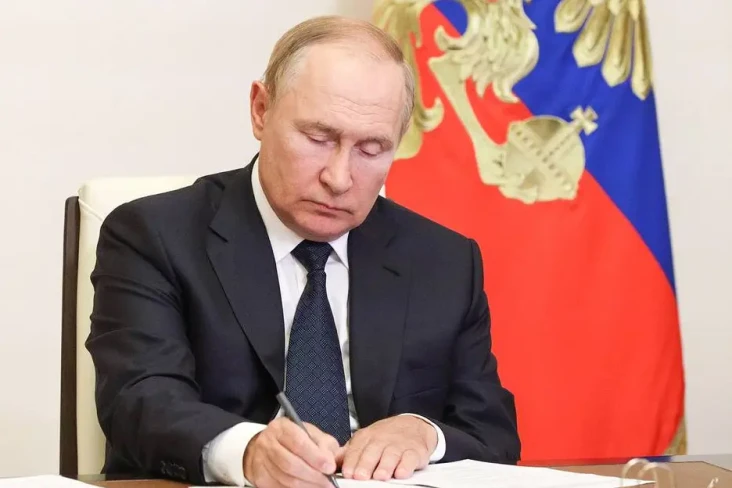Putin Teken Perjanjian...
