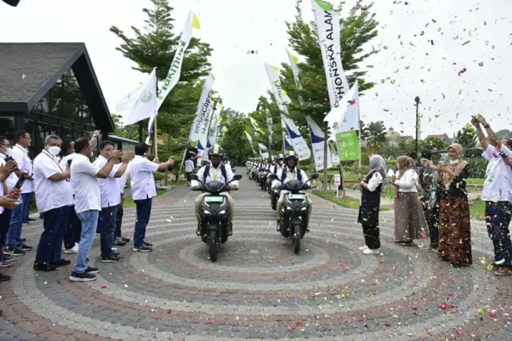 Petrokimia Gresik Berangkatkan...