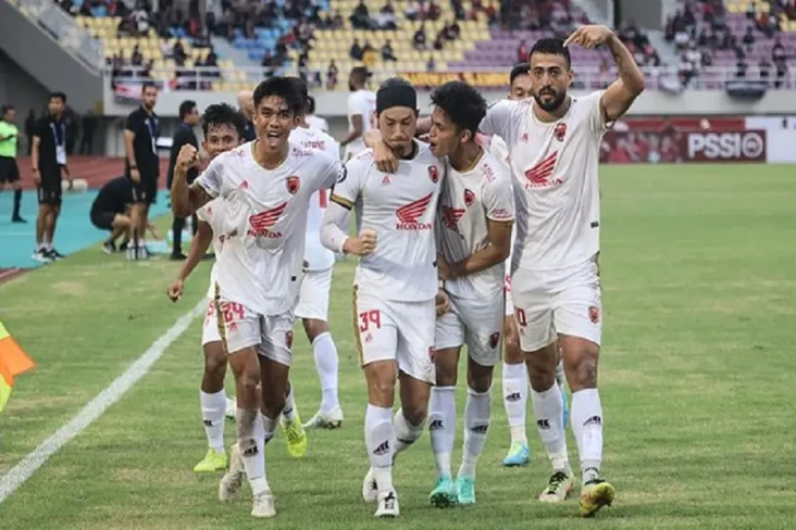 Cetak Gol Penyelamat...