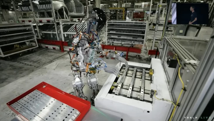 Robot Humanoid Optimus...