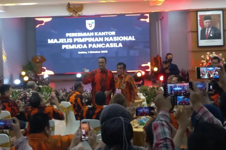 Anies Dikukuhkan Jadi...