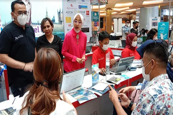 2 Tahun Tak Liburan,...