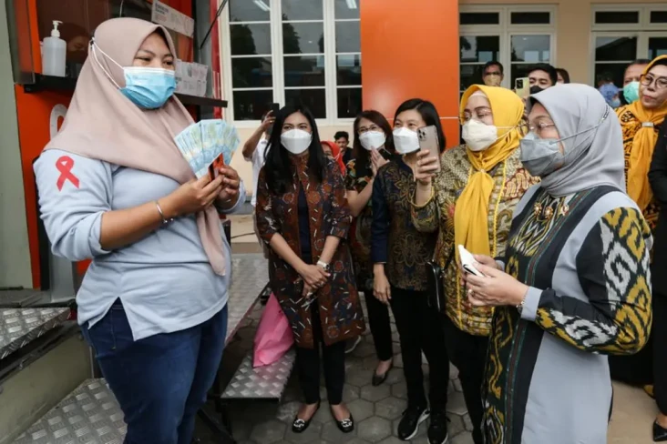 Kunjungi Jawa Timur,...