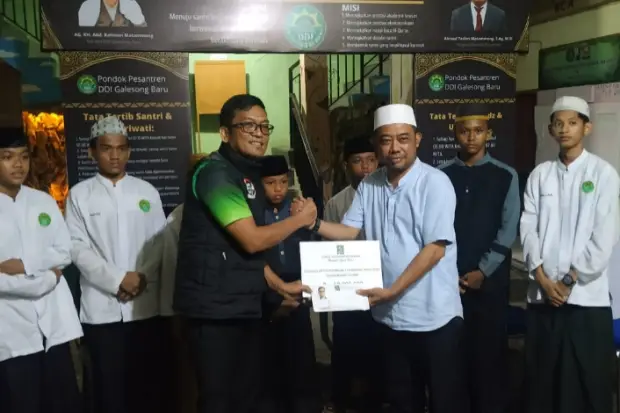 PKB Salurkan Beasiswa...