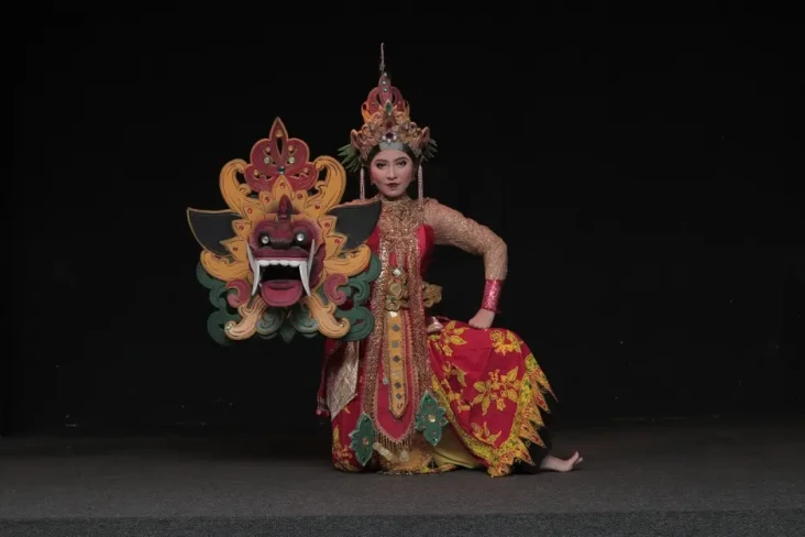 Sering Juara Tari, Wisudawan...
