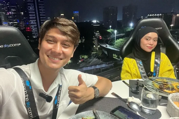 Video Call dengan Rizky...