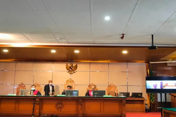 Terbukti Terima Suap,...